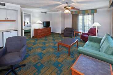 هتل La Quinta Inn By Wyndham Austin Oltorf