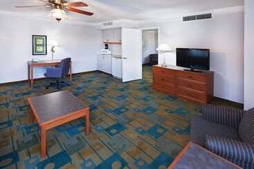 هتل La Quinta Inn By Wyndham Austin Oltorf