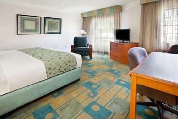 هتل La Quinta Inn By Wyndham Austin Oltorf