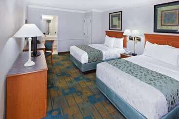 هتل La Quinta Inn By Wyndham Austin Oltorf
