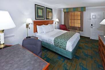 هتل La Quinta Inn By Wyndham Austin Oltorf