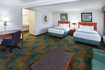 هتل La Quinta Inn By Wyndham Austin Oltorf