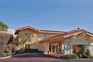 هتل La Quinta Inn By Wyndham Austin Oltorf