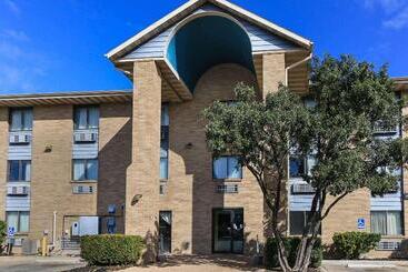 هتل La Quinta Inn By Wyndham Austin Oltorf