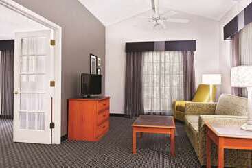 هتل La Quinta Inn By Wyndham Champaign