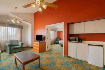 هتل La Quinta Inn By Wyndham Cheyenne