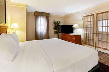 هتل La Quinta Inn By Wyndham College Station