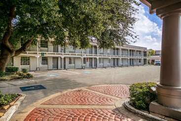 هتل La Quinta Inn By Wyndham Dallas Uptown