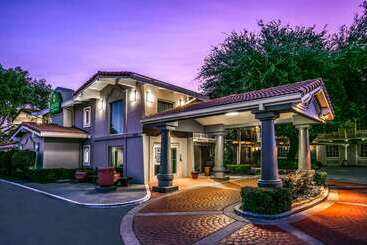 هتل La Quinta Inn By Wyndham Dallas Uptown