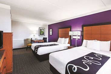 هتل La Quinta Inn By Wyndham Midland