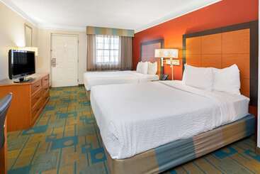 هتل La Quinta Inn By Wyndham Phoenix Sky Harbor Airport