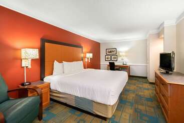 هتل La Quinta Inn By Wyndham Phoenix Sky Harbor Airport