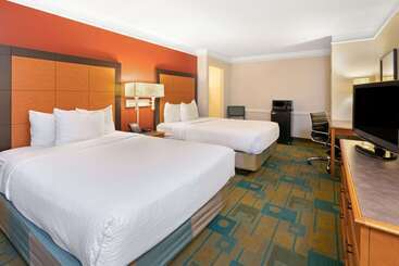 هتل La Quinta Inn By Wyndham Phoenix Sky Harbor Airport