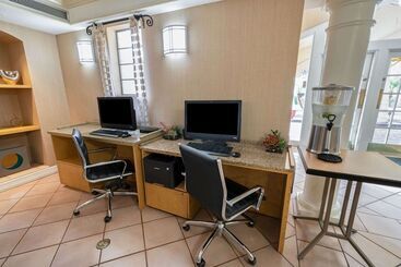 هتل La Quinta Inn By Wyndham Phoenix Sky Harbor Airport