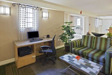 هتل La Quinta Inn By Wyndham Phoenix Sky Harbor Airport