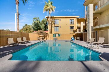 هتل La Quinta Inn By Wyndham Phoenix Sky Harbor Airport