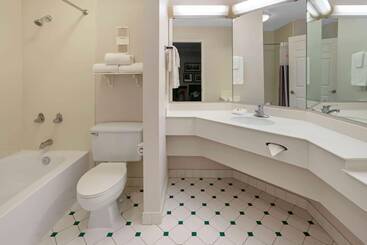 هتل La Quinta Inn By Wyndham Phoenix Sky Harbor Airport
