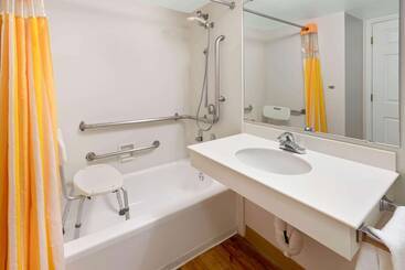 هتل La Quinta Inn By Wyndham Phoenix Sky Harbor Airport