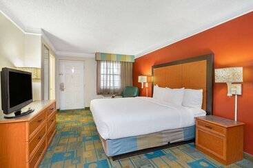 هتل La Quinta Inn By Wyndham Phoenix Sky Harbor Airport