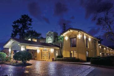 هتل La Quinta Inn By Wyndham Savannah Midtown