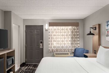 هتل La Quinta Inn By Wyndham Temple