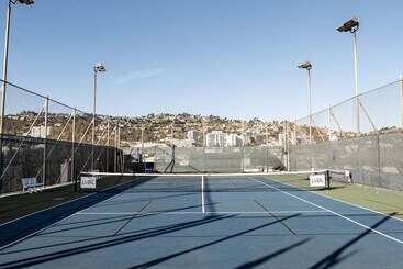 هتل Le Parc At Melrose