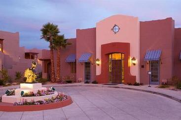 בית מלון כפרי Lodge On The Desert