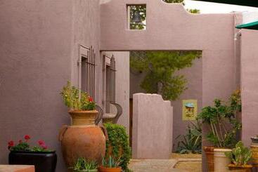בית מלון כפרי Lodge On The Desert