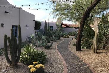 בית מלון כפרי Lodge On The Desert