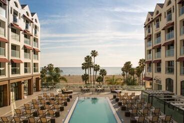 هتل Regent Santa Monica Beach