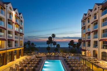 هتل Regent Santa Monica Beach