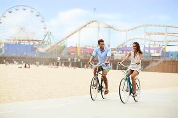 هتل Regent Santa Monica Beach