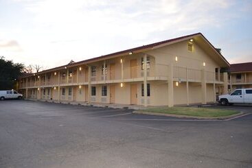 Magnuson Hotel Texarkana
