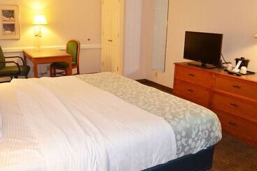 Magnuson Hotel Texarkana