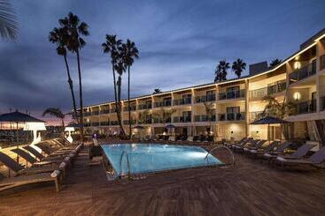 هتل Marina Del Rey