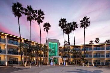 هتل Marina Del Rey
