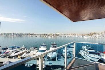 هتل Marina Del Rey