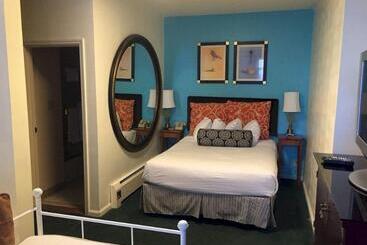هتل Marina Inn