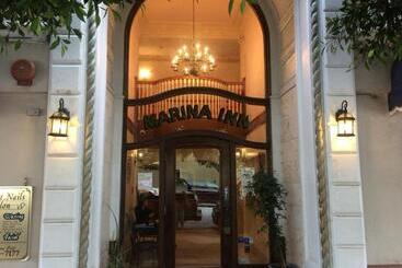 هتل Marina Inn