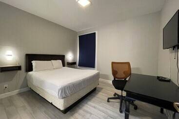 هتل Marina Inn