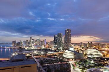 هتل Miami Marriott Biscayne Bay