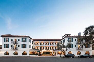 فندق Montecito Inn