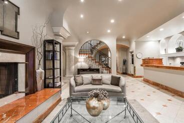هتل Montecito Inn