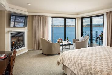 Monterey Bay Inn - Monterey