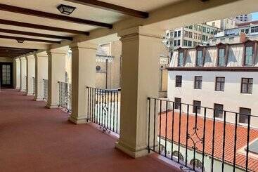 هتل Omni La Mansion Del Rio