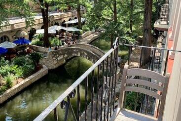 هتل Omni La Mansion Del Rio
