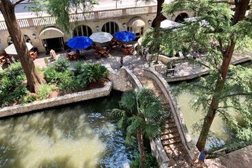 هتل Omni La Mansion Del Rio