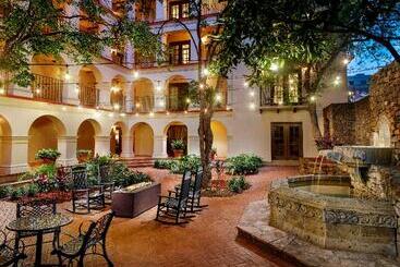 هتل Omni La Mansion Del Rio