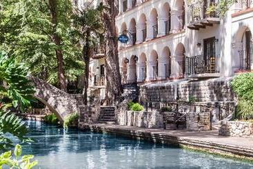 هتل Omni La Mansion Del Rio