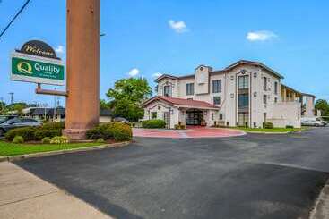 هتل Quality Inn